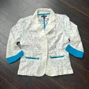 🌸4/$30🌸material Girl | White lace with blue hem pull over jacket